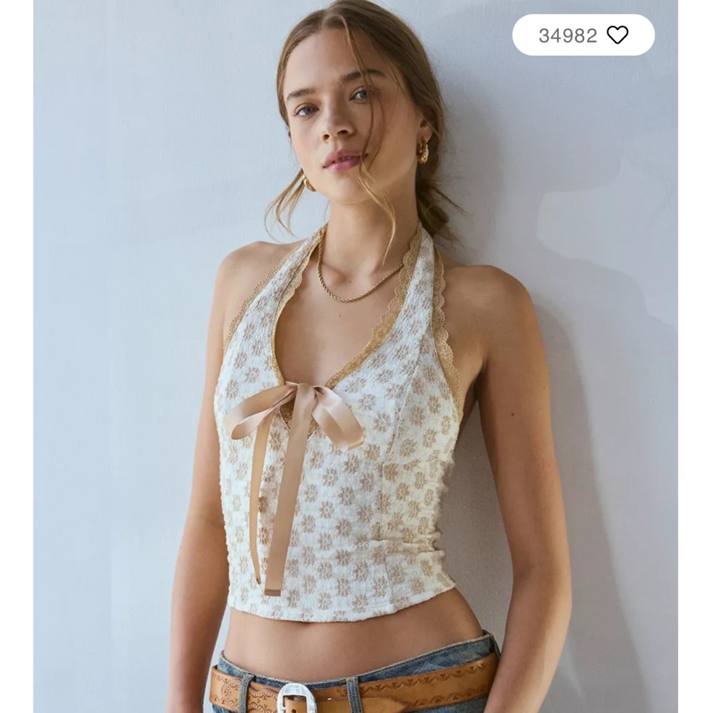 Kimchi Blue Farrah Plunge V-Neck Halter Top By Urban Outfitters - Picture 4 of 8